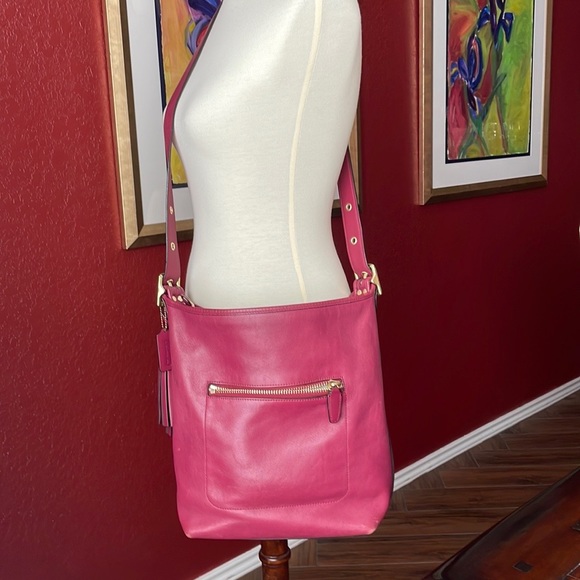 Coach Handbags - Coach bucket crossbody leather handbag